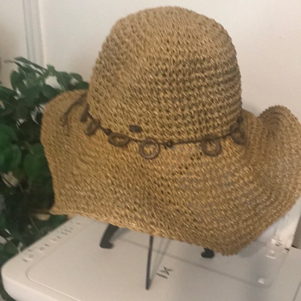 Stylish FLOP.  Hat😀.   M/L